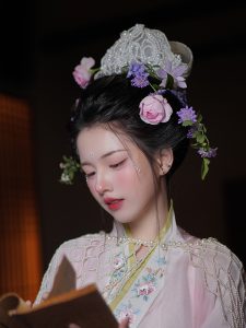 宁波新娘古风化妆培训学员作品：宋花神妆造，温婉宋制珍珠妆搭配花冠